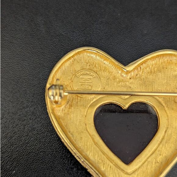 Vintage Givenchy Cherub Lucite Heart Brooch Jewelry RARE Rhinestone Pin Gold Red - Picture 10 of 14